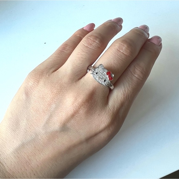 New) Hello Kitty Diamond Ring - Picture 2 of 6